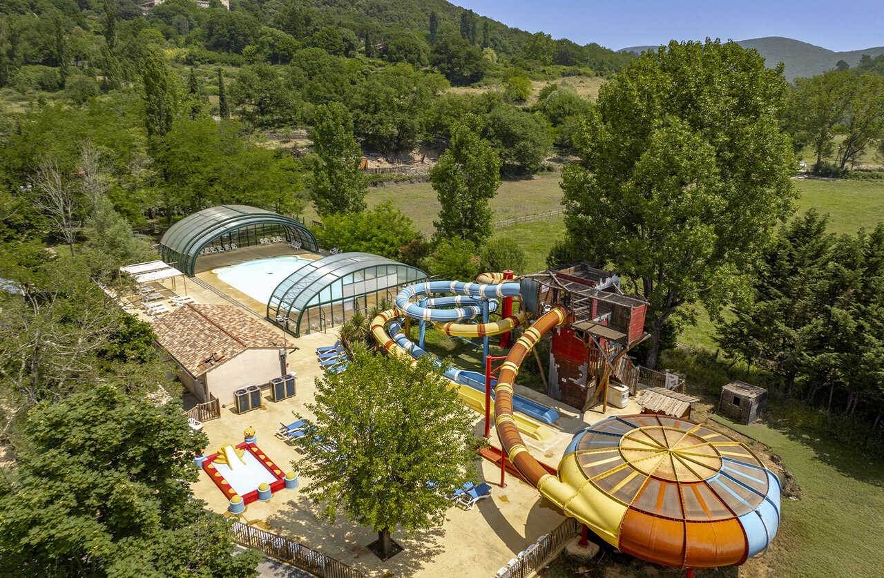 Piscines couvertes, toboggans aquatiques et jeux au camping CLICOCHIC Filament � Thoiras (30).
