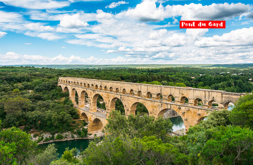 Pont du Gard, historisches römisches Aquädukt, im Gard zu entdecken.
