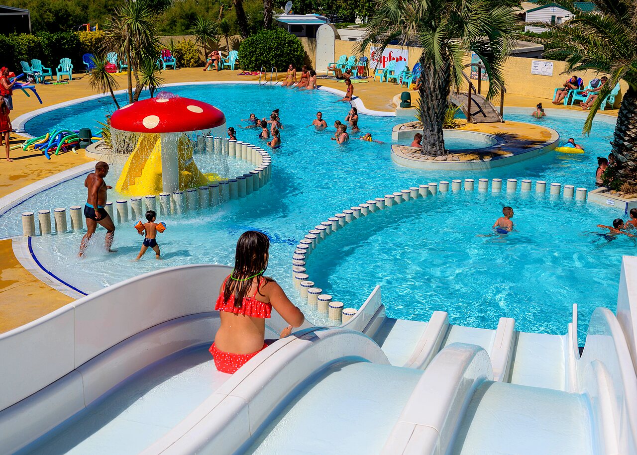 Schwimmbad, Rutschen und Wasserspiele im CAPFUN Flots Bleus in VIAS PLAGE (34).