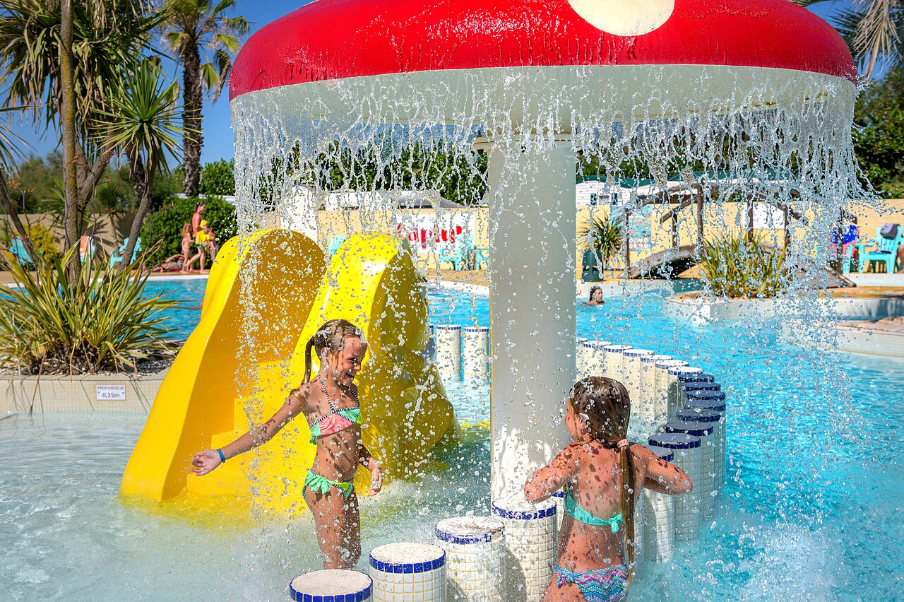 Wasserspielplatz f�r Kinder auf dem Campingplatz CAPFUN Flots Bleus in VIAS PLAGE.