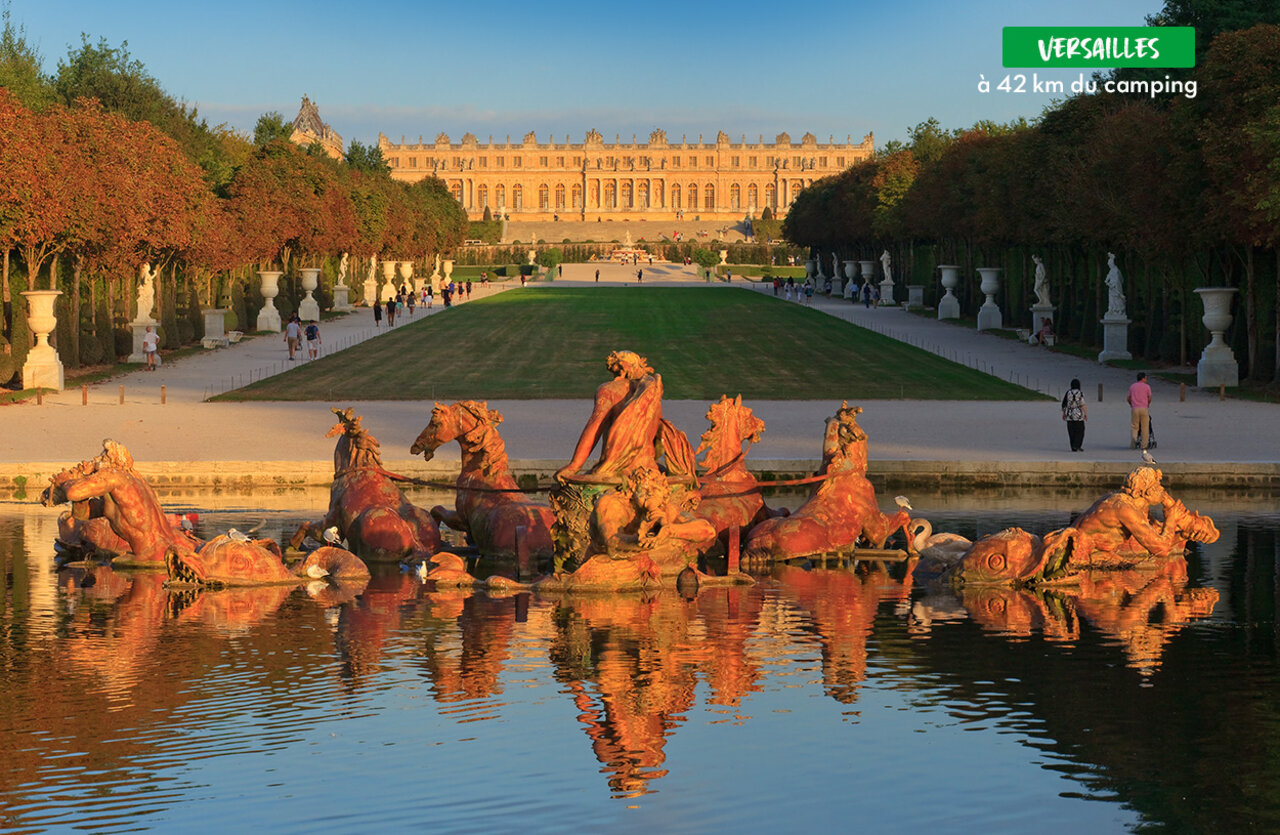 Latona-Brunnen und Schloss Versailles, historische Sehensw�rdigkeit nahe Paris.