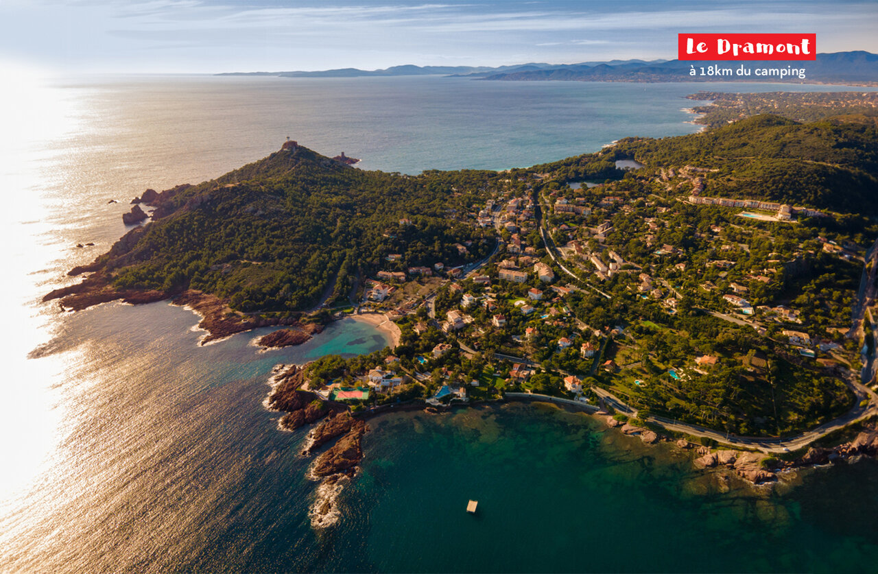 Le Dramont, wundersch�ne Felsenk�ste und Dorf nahe Fr�jus, C�te d'Azur.