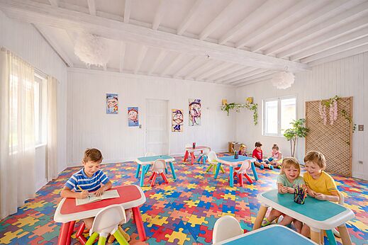 Indoor-Spielbereich f�r Kinder auf dem Campingplatz CAPFUN Golf in SAINT JEAN DE LA RIVIERE.
