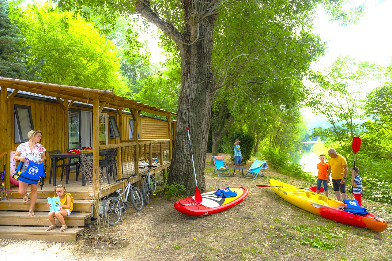 Mobilheim, Kajaks, Paddleboard und Fahrr�der f�r Aktivit�ten auf dem Campingplatz CLICOCHIC Gorges du Gardon in VERS PONT DU GARD (30).