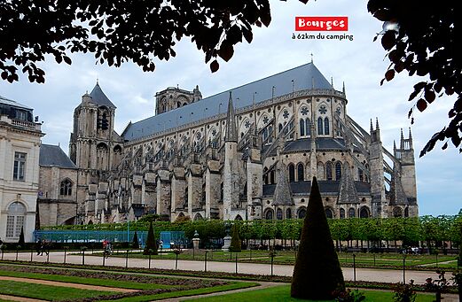 Kathedraal van Saint-�tienne in Bourges, gotisch meesterwerk, te ontdekken nabij de stad.