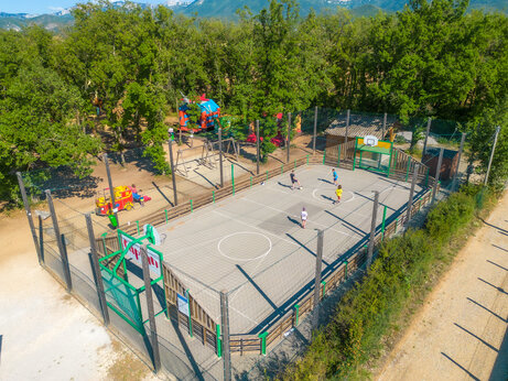 Multi-sport court at CAPFUN Grand Lierne campsite in CHATEAUDOUBLE (26).