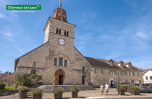 Kerk Saint-Pierre in Clairvaux-les-Lacs, Jura, een bezienswaardigheid.