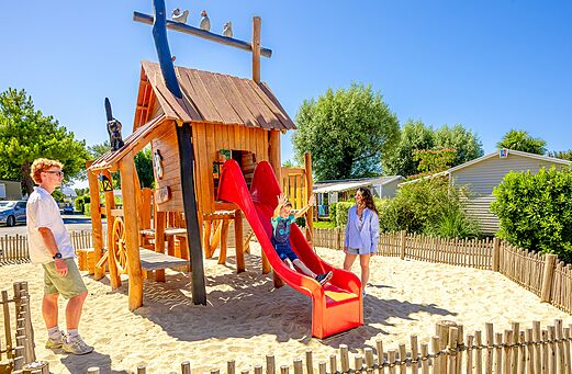 Playground slide children at VAGUES OCEANES Grosses Pierres campsite in Saint-Georges-d'Ol�ron (17).
