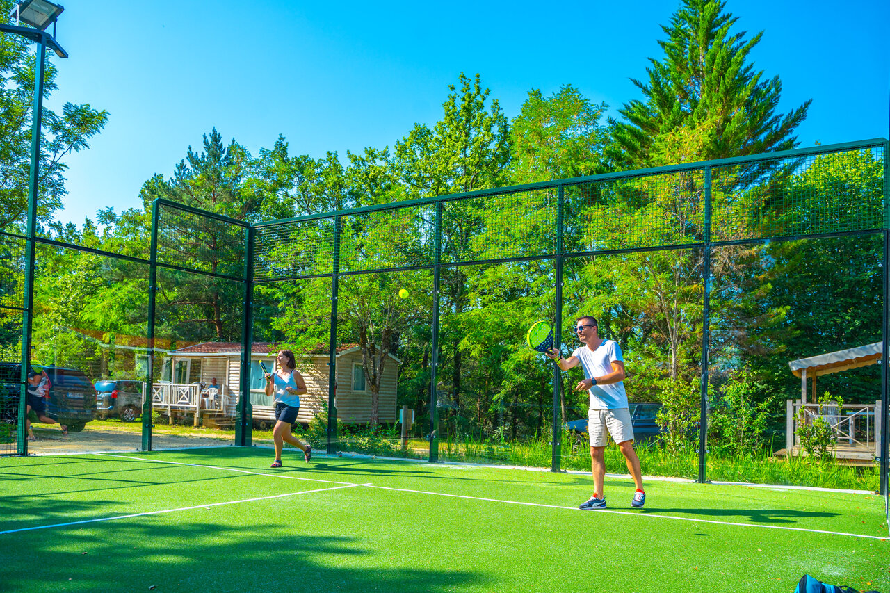 Outdoor padel at CAPFUN Hauts de Ratebout, STE FOY DE BELVES.