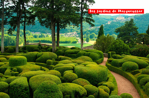 Gärten von Marqueyssac, Hängegärten mit geschnittenem Buchsbaum und Panoramablick Dordogne.