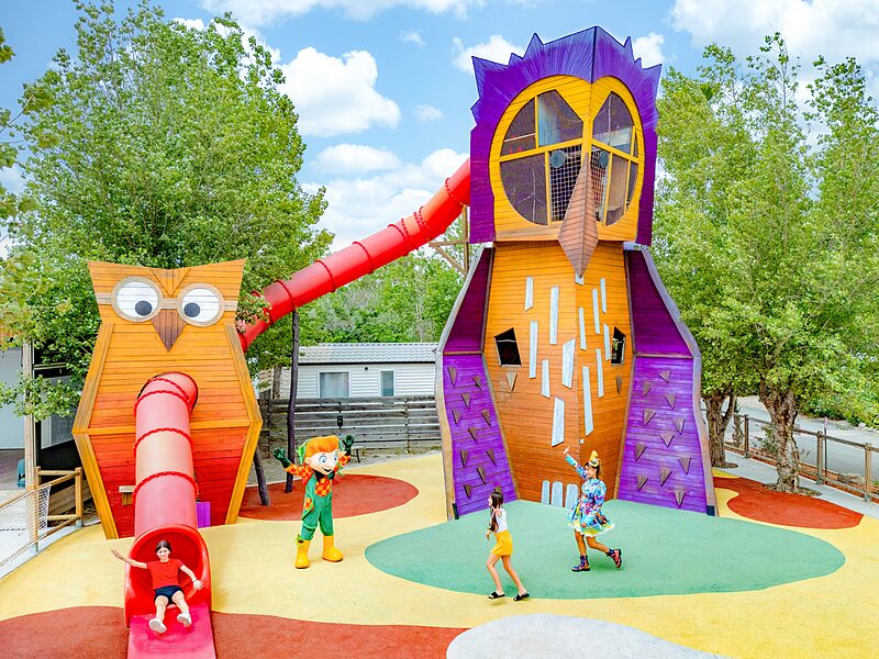 Carabouille playground - Themed owl playground, slides, children and mascot at CAPFUN Hermitage SERIGNAN (34).