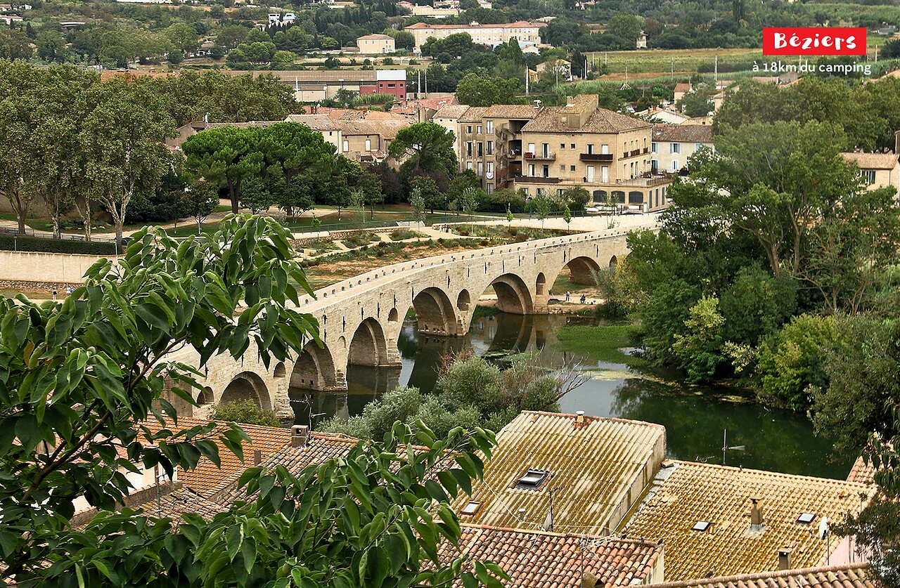 Historic Pont Vieux bridge over Orb in B�ziers, near campsite.