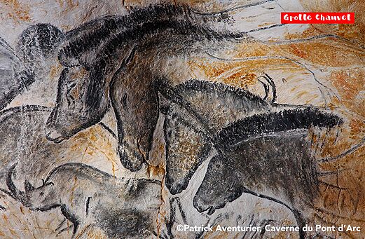 Höhlenmalereien von Pferden und Nashörnern, Grotte Chauvet, Ardèche.