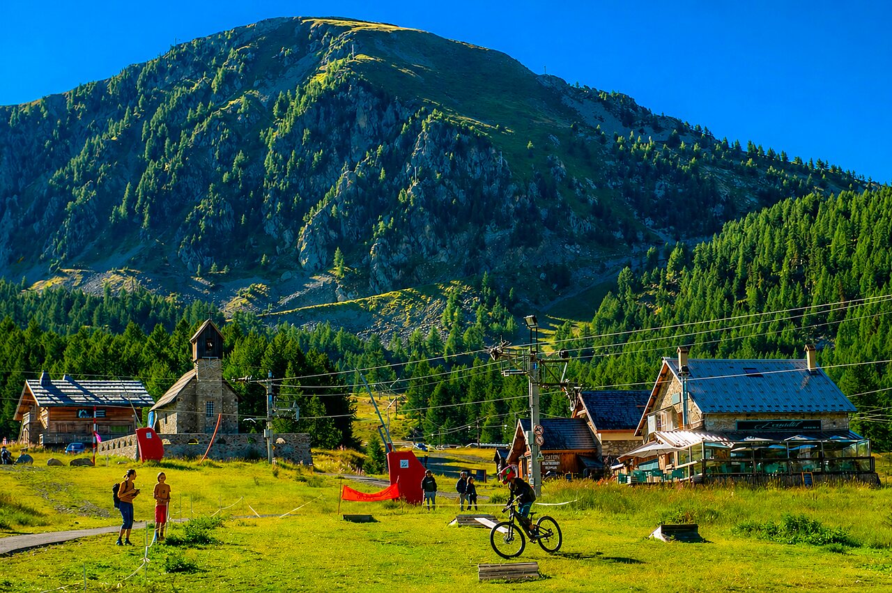 Isola 2000, Camping Provence-Alpes-C�te d'Azur - 10