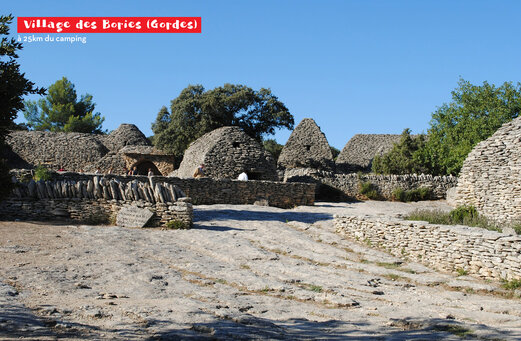 Village des Bories, traditionelle Trockensteinbauten nahe Gordes in der Provence.