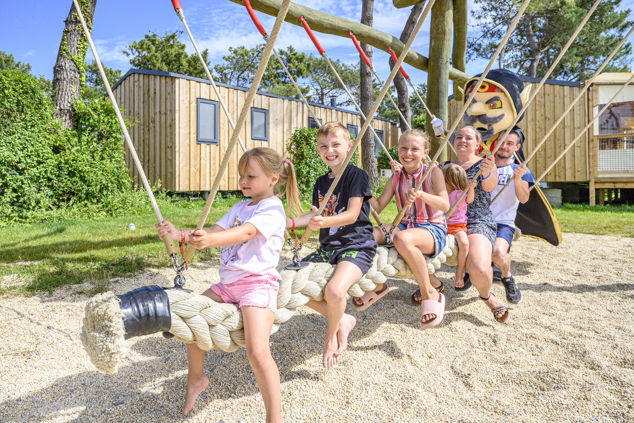 Riesenseilschaukel, Kinder und Erwachsene, CAPFUN Joncal Grandcamp - Maisy.