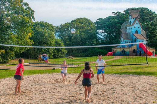 Beachvolleyball, Spielstruktur auf dem Campingplatz CAPFUN Kervel in PLONEVEZ PORZAY.