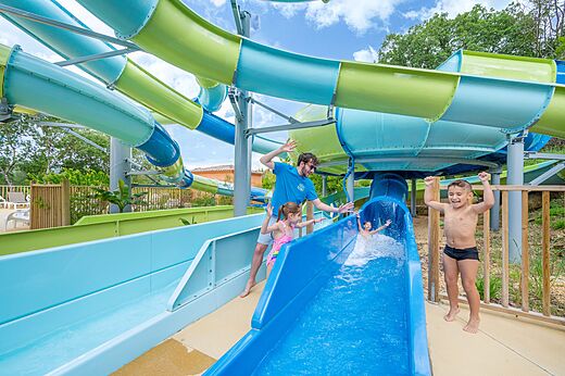 Wasserrutschen, Kinder, Campingplatz VAGUES OCEANES Labeiller in Saint Victor de Malcap.