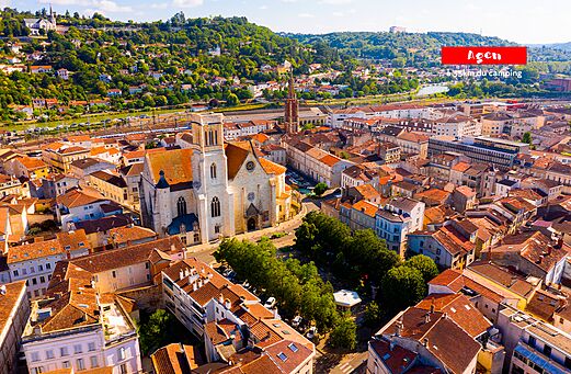 Luftaufnahme der Stadt Agen, Lot-et-Garonne, ein Ort zum Besuchen.