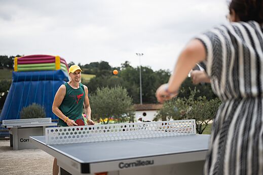 Tischtennis am Camping CAPFUN Lac des 3 Vallées in Lectoure (32).