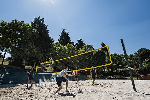 Beachvolleybal op camping CAPFUN Lac des 3 Vall�es in Lectoure (32).
