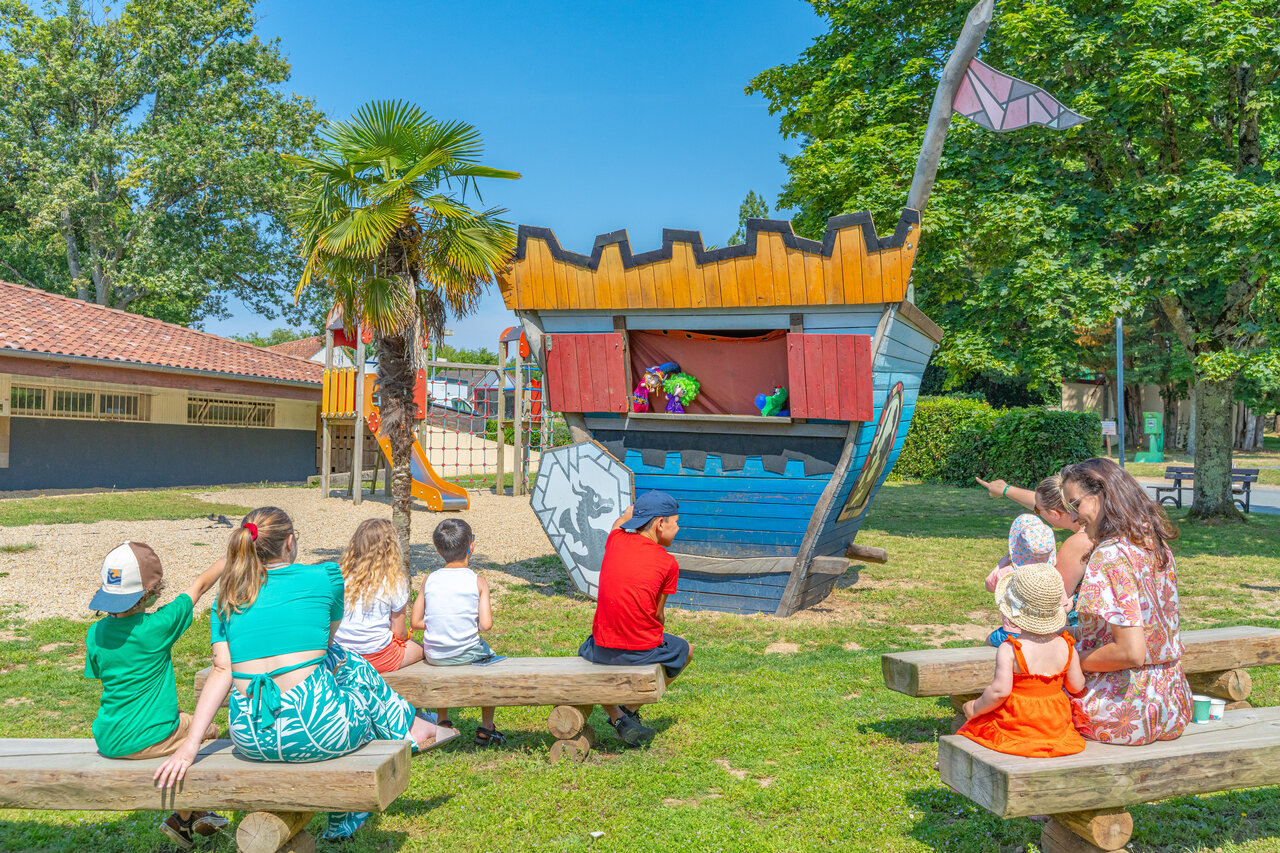 Puppentheater, Spielplatz Campingplatz CAPFUN Lac de Ribou in Cholet (49).
