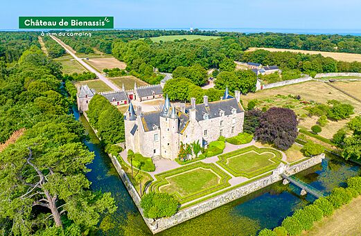Schloss Bienassis, historisches Denkmal in der N�he des Campings in Erquy.
