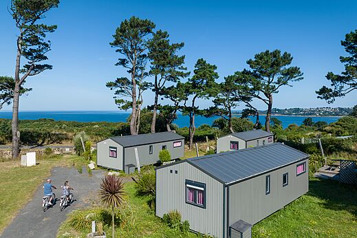 Moderne Mobilheime, Meerblick, auf dem Campingplatz CLICOCHIC Les plages de Beg Léguer à Lannion (22).