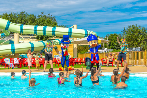 Animation, piscine et toboggans au camping VAGUES OCEANES Licorne à Dunkerque.