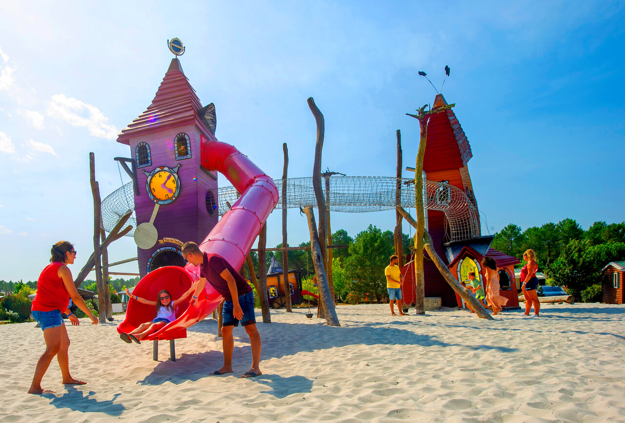 Themed playground with slide and sand at CAPFUN Lila, LINXE (40).