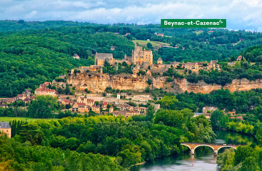 Mittelalterliches Dorf Beynac-et-Cazenac, Schloss und Dordogne-Fluss, zu besuchen.