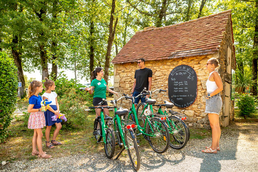 Fahrradverleih für Erwachsene und Kinder auf dem Campingplatz CLICOCHIC Linotte in Le Bugue (24).