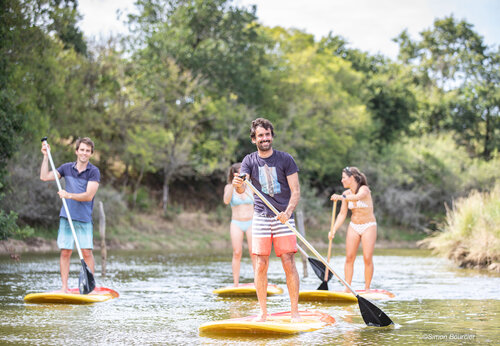 Stand-up-Paddling auf dem Campingplatz CAPFUN Loubine in Les Sables d'Olonne (85).
