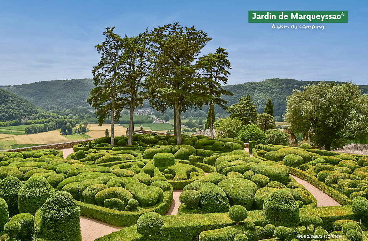 Marqueyssac Gardens, hanging gardens to visit near the campsite in Dordogne.