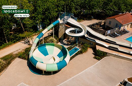 Wasserpark Spacebowl und Rutschen auf dem Campingplatz CLICOCHIC Lou Castel (24).