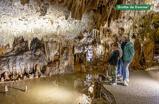 Grotte von Domme, nat�rliche Touristenattraktion mit Stalaktiten und Stalagmiten in der Dordogne.