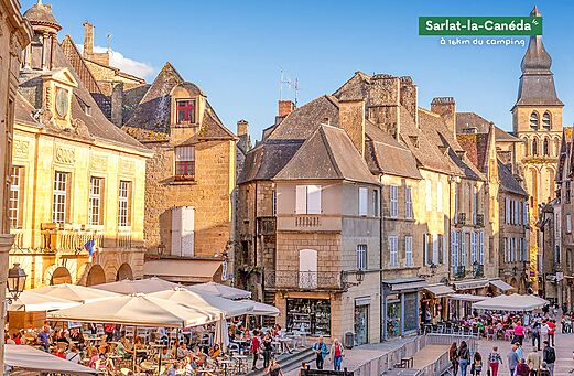 Sarlat-la-Can�da, mittelalterliche Stadt in der N�he des Campingplatzes in der Dordogne.