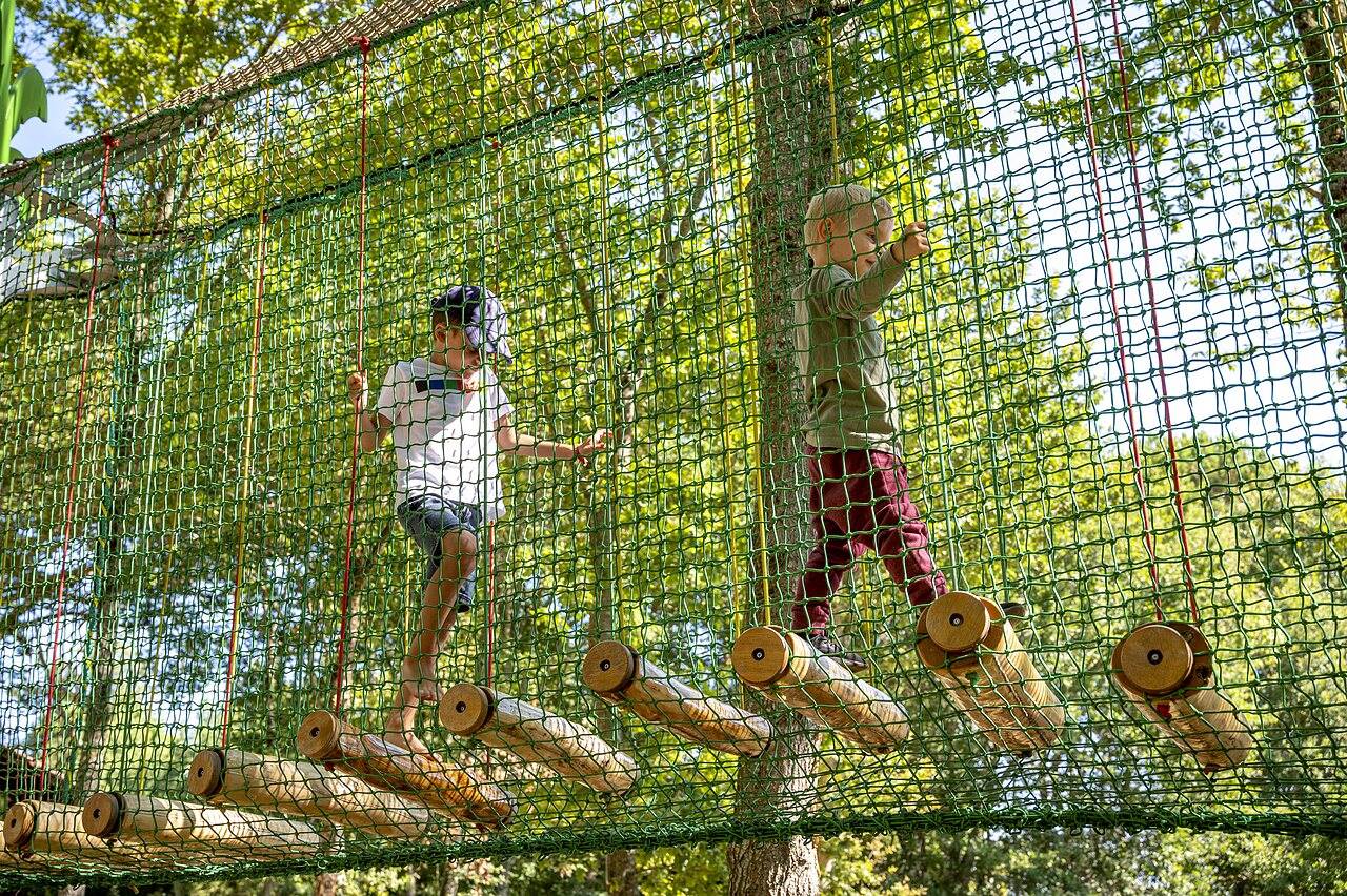 Children on adventure course with net at CAPFUN Lou Puntaou in LEON (40).