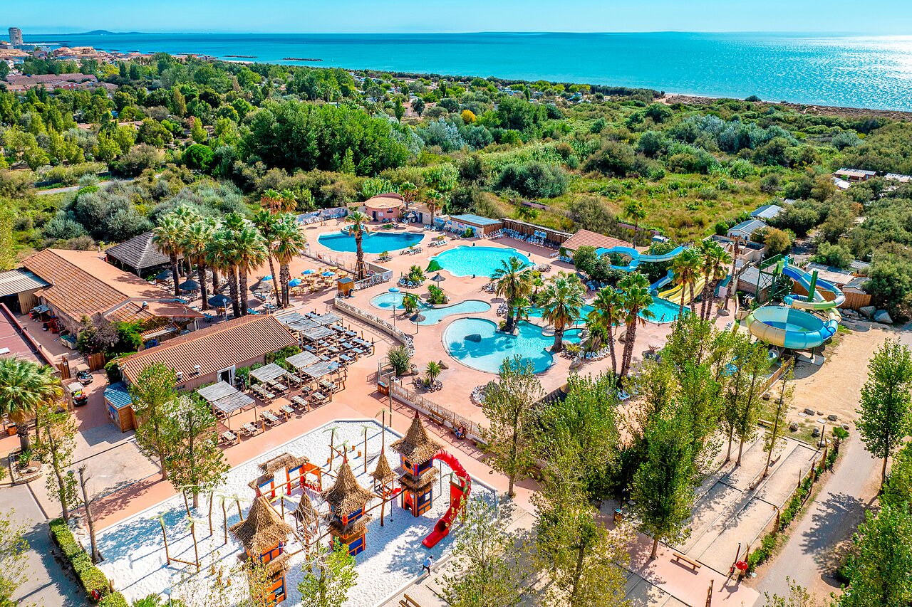 Schwimmb�der, Rutschen, Spielplatz auf Camping CAPFUN Lou Village Vendres (34).