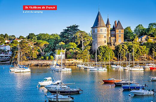 Schloss Pornic und Hafen mit Booten, Ausflugsziel in der N�he von Pornic (44).