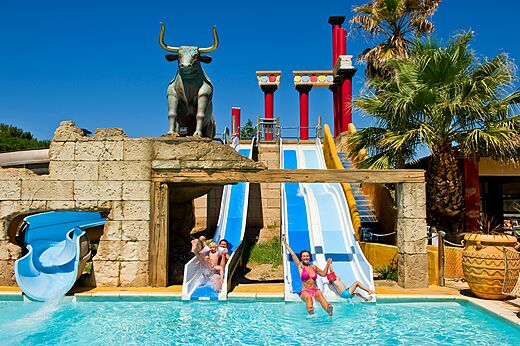 Swimming pool and water slides CAPFUN Mer et Soleil, Cap d'Agde (34).