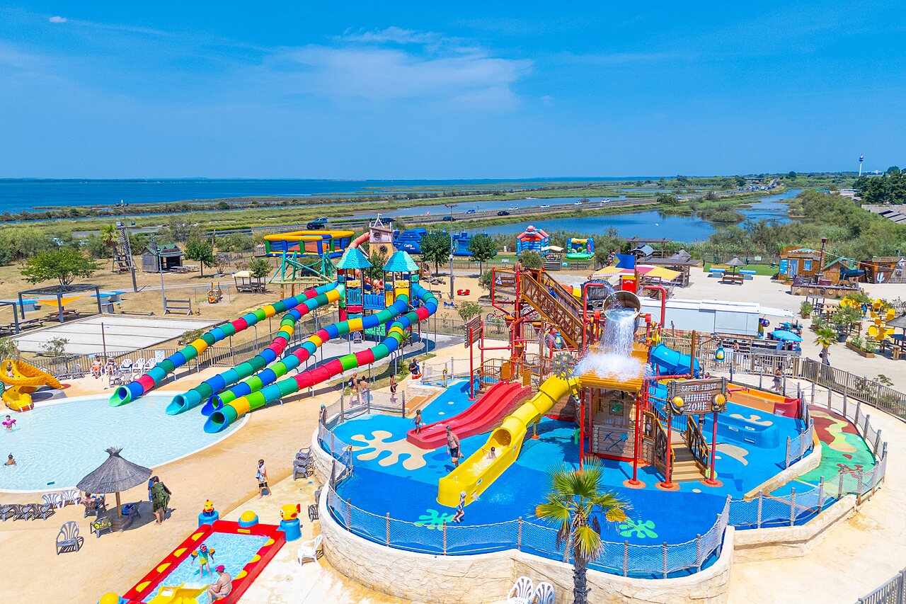 Parc aquatique, toboggans color�s et jeux d'eau au camping CAPFUN Mille P�pites � Carnon.