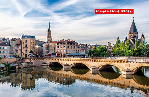 Temple Neuf de Metz et pont des Roches sur la Moselle, ville � visiter.