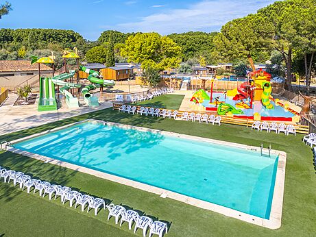 Schwimmbad, Rutschen und Wasserpark am Camping VAGUES OCEANES Monte Cristo, Vauvert (30).