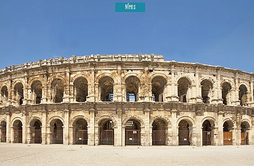 Römisches Amphitheater von Nîmes, historisches Denkmal in Okzitanien zu besuchen.
