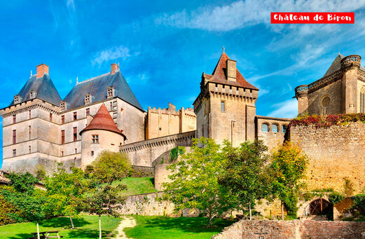 Château de Biron, monument historique médiéval à visiter en Dordogne, Nouvelle-Aquitaine.