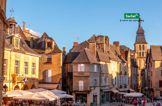 Historisches Zentrum von Sarlat-la-Canéda, mittelalterliche Stadt im Périgord Noir.