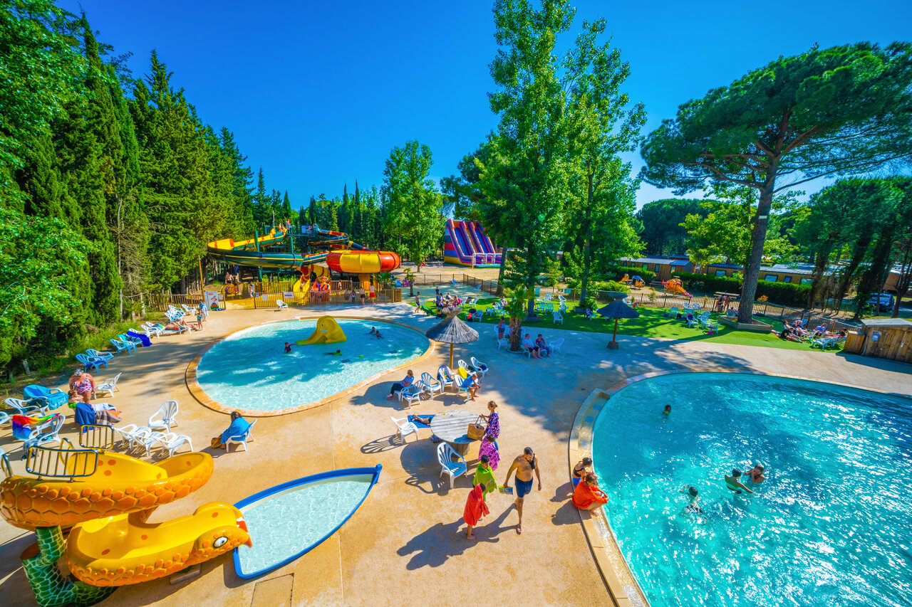 Wasserpark mit Pools, Rutschen und Spielen am Campingplatz CAPFUN Or in La Grande Motte (34).