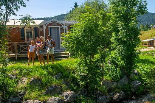 Familien-Mobilheim mit Terrasse auf CAPFUN Oursière Camping, Villard de Lans (38).