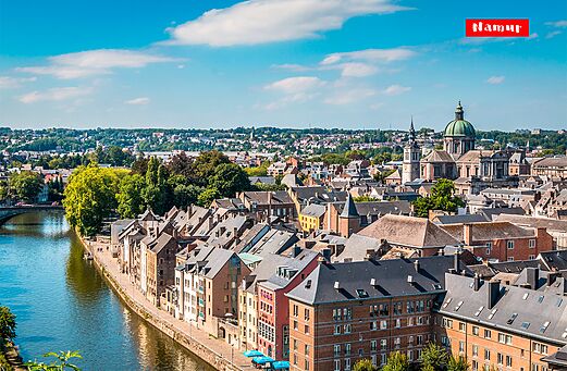 Vue panoramique de la ville de Namur et de la Meuse en Belgique.